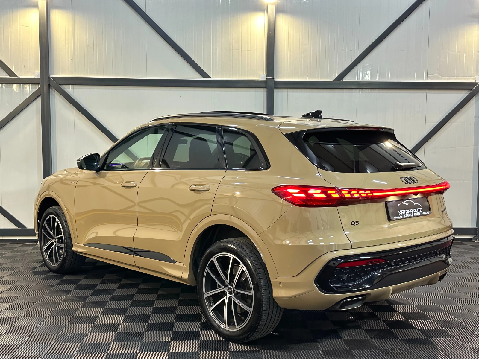 Audi Q5 QUATTRO* S-LINE* DISTRONIC* 360* ПОДГРЕВ* CARPLAY, снимка 4 - Автомобили и джипове - 51055249
