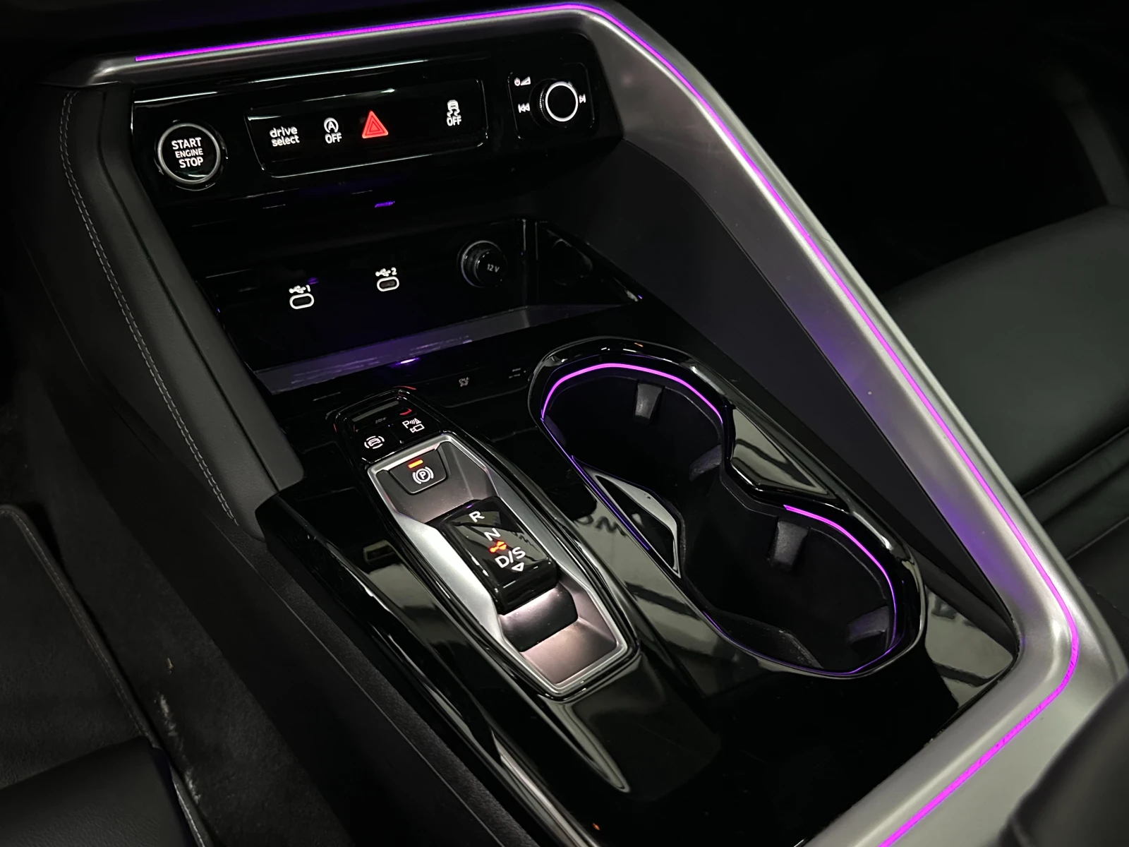 Audi Q5 QUATTRO* S-LINE* DISTRONIC* 360* ПОДГРЕВ* CARPLAY, снимка 13 - Автомобили и джипове - 51055249