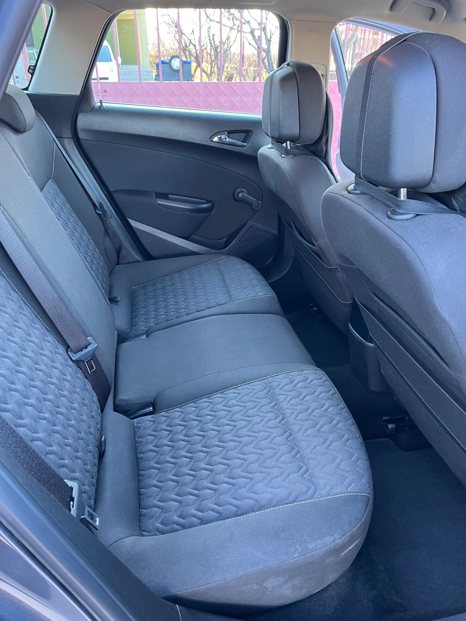 Opel Astra 1.7 DIESEL 110к.с - изображение 7