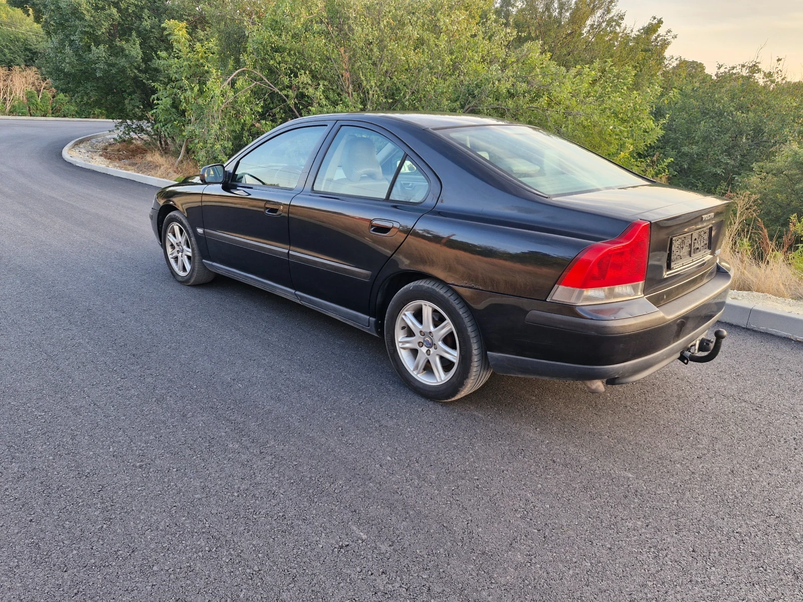 Volvo S60 2.4D - изображение 6