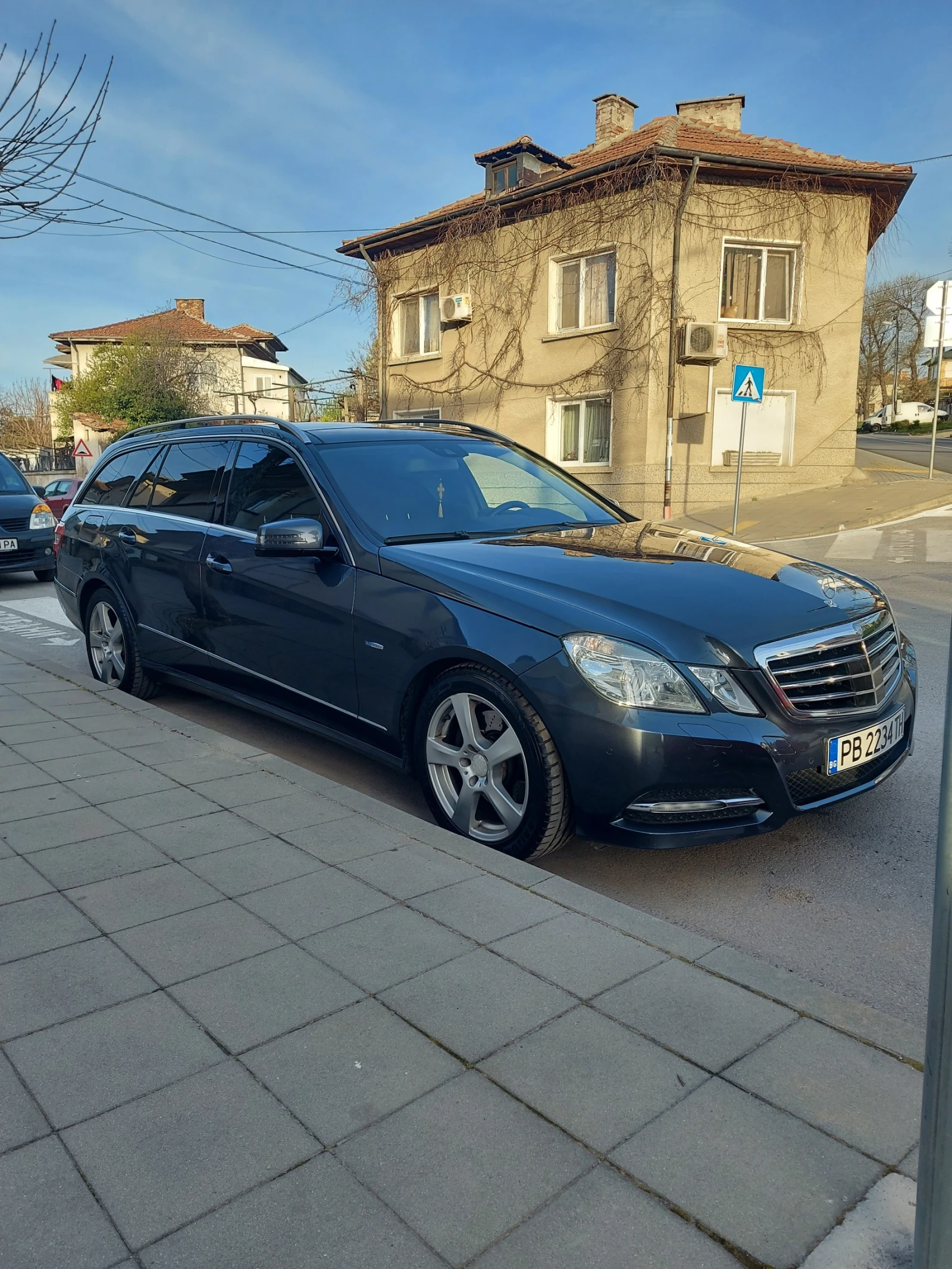 Mercedes-Benz E 350  - изображение 4