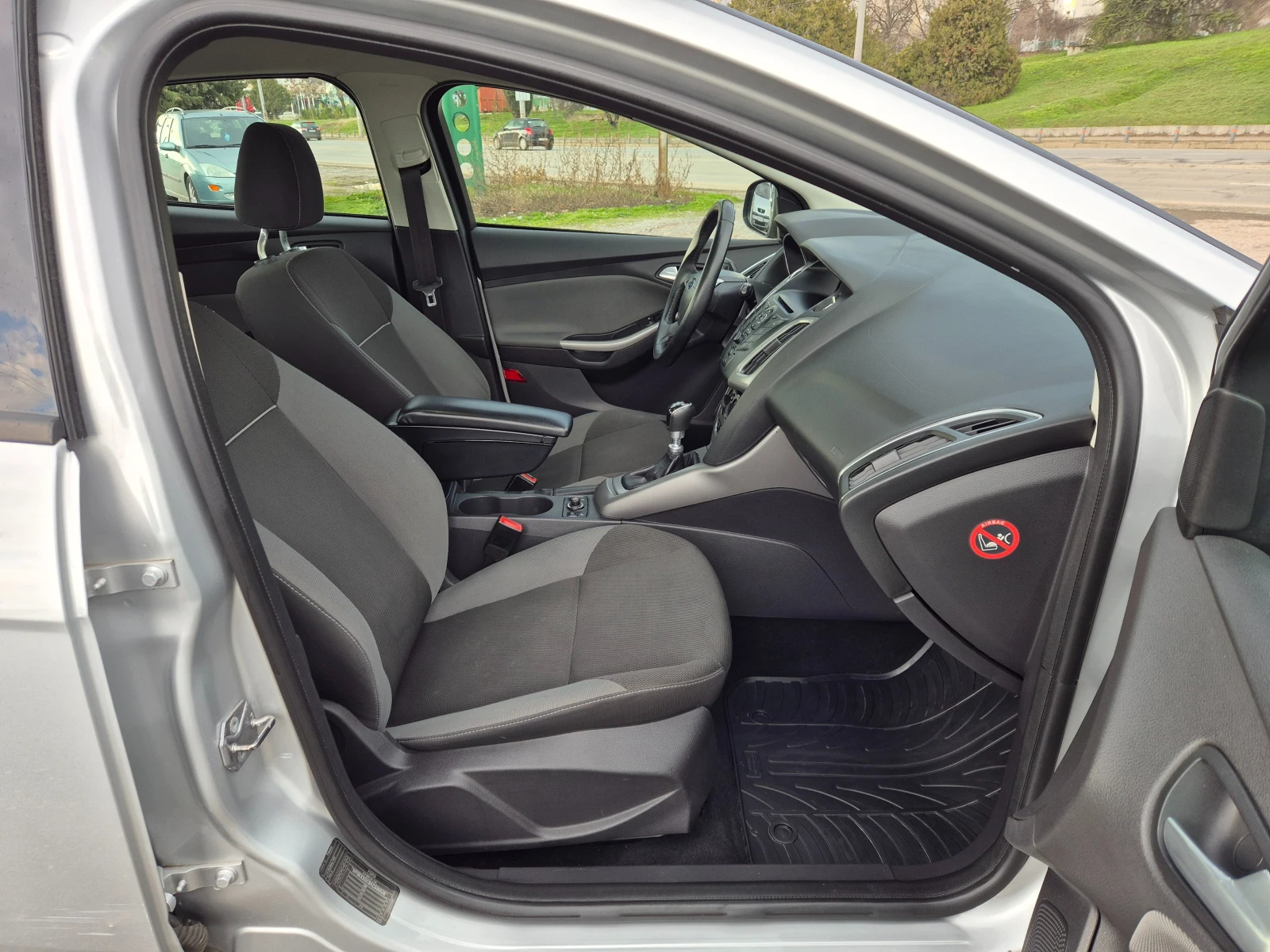 Ford Focus 1.6tdci 90кс - изображение 9