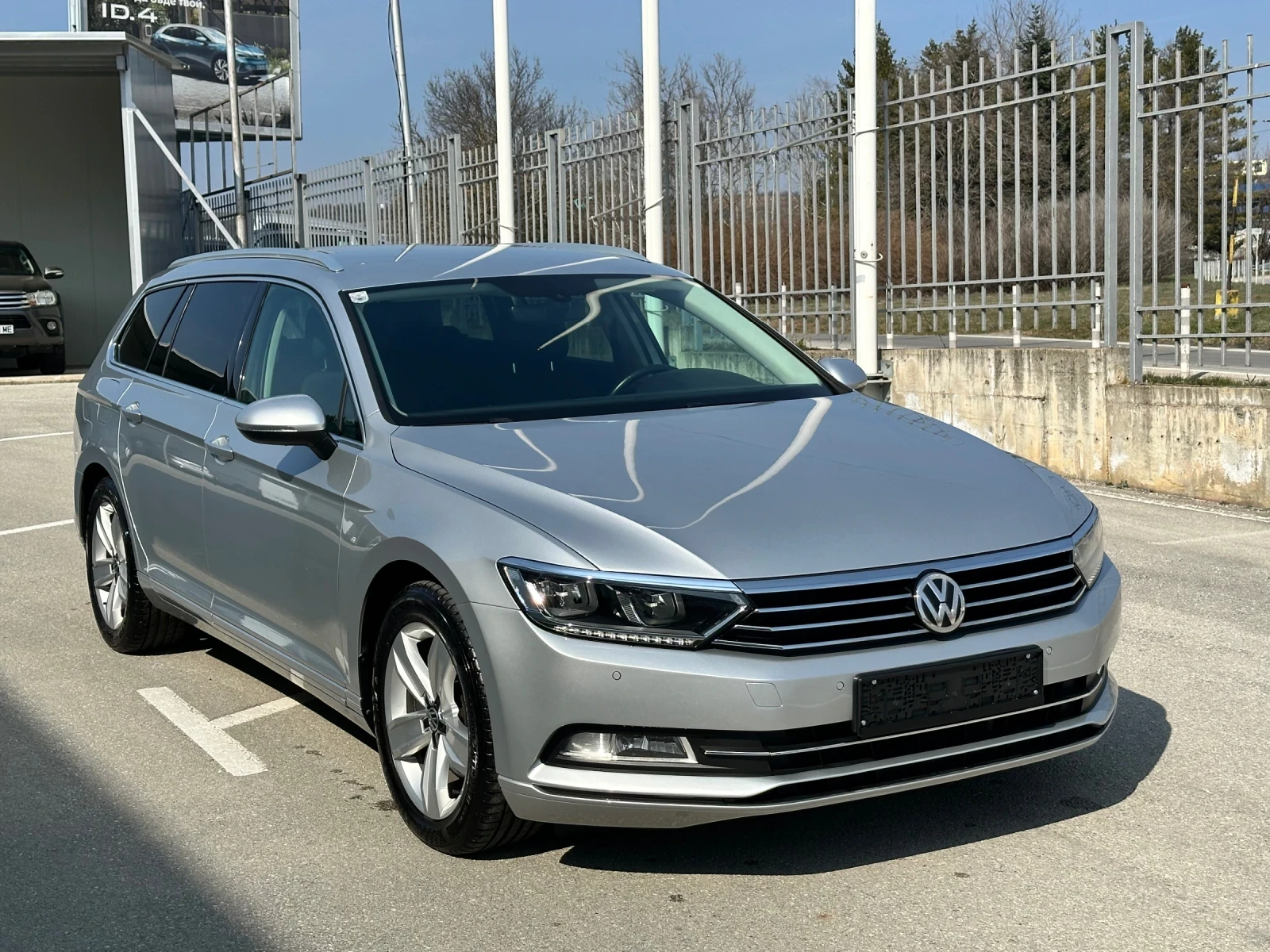 VW Passat 2.0 TDI, снимка 3 - Автомобили и джипове - 53741116
