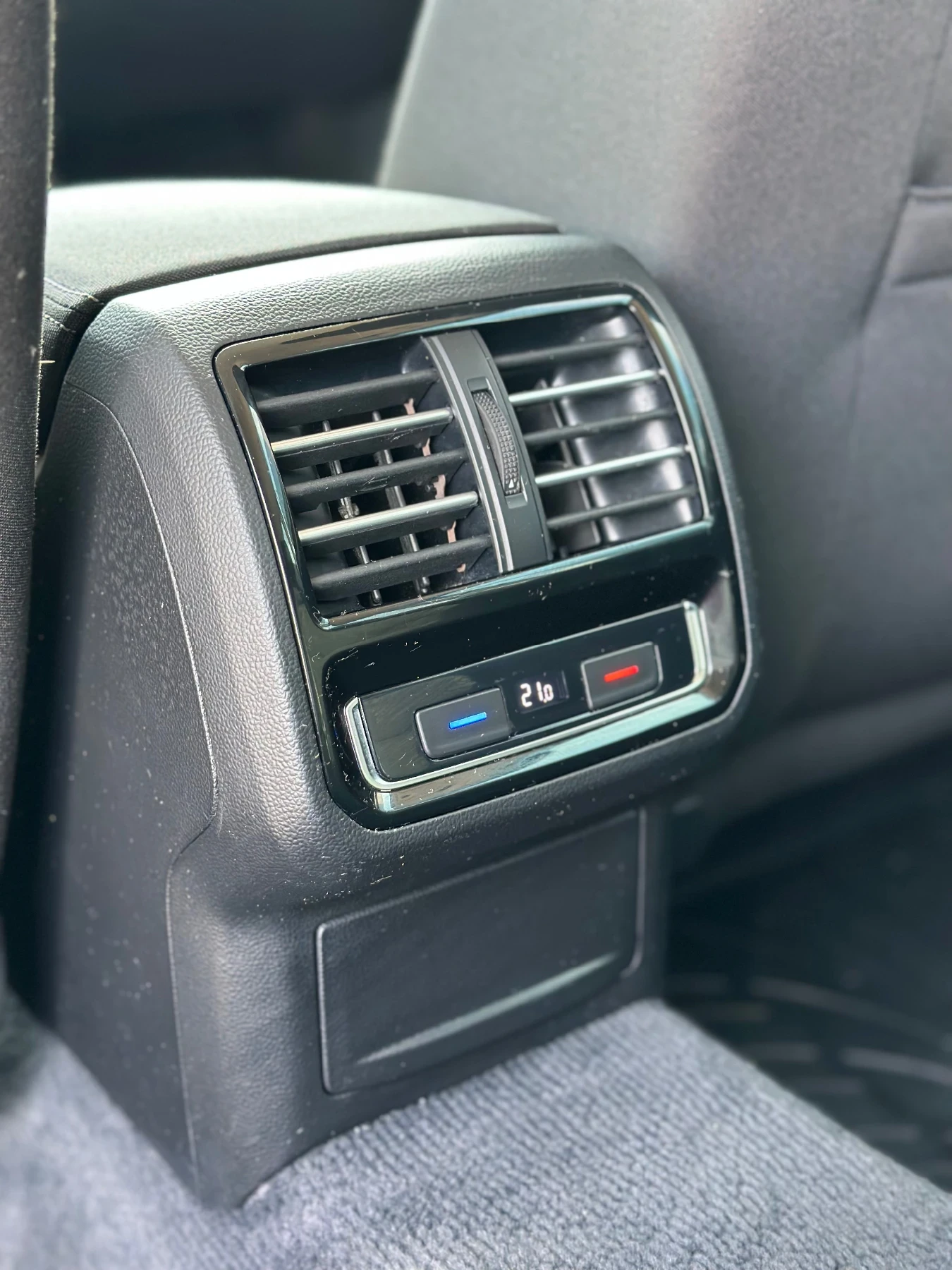 VW Passat 2.0 TDI, снимка 17 - Автомобили и джипове - 53741116