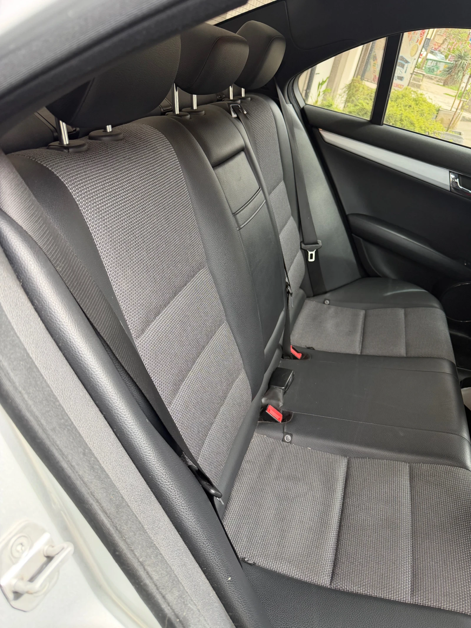 Mercedes-Benz C 200 AMG Line, снимка 4 - Автомобили и джипове - 54093982