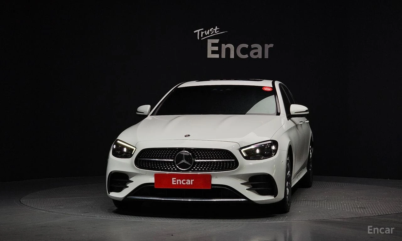 Mercedes-Benz E 220 4MATIC* AMG* HEAD-UP* 360 КАМЕРИ* ДИСТРОНИК* КЕЙЛЕ, снимка 2 - Автомобили и джипове - 54379942