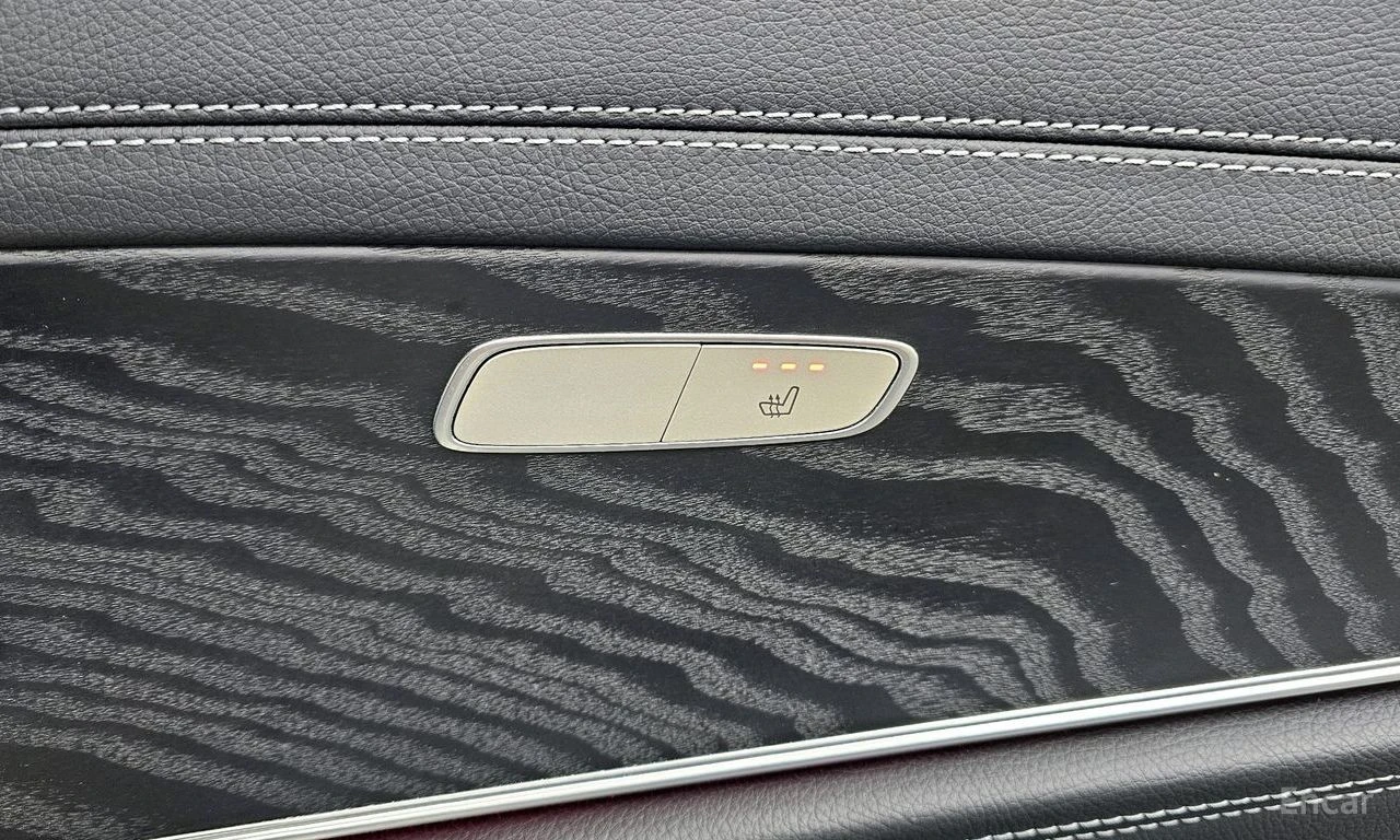 Mercedes-Benz E 220 4MATIC* AMG* HEAD-UP* 360 КАМЕРИ* ДИСТРОНИК* КЕЙЛЕ, снимка 16 - Автомобили и джипове - 54379942