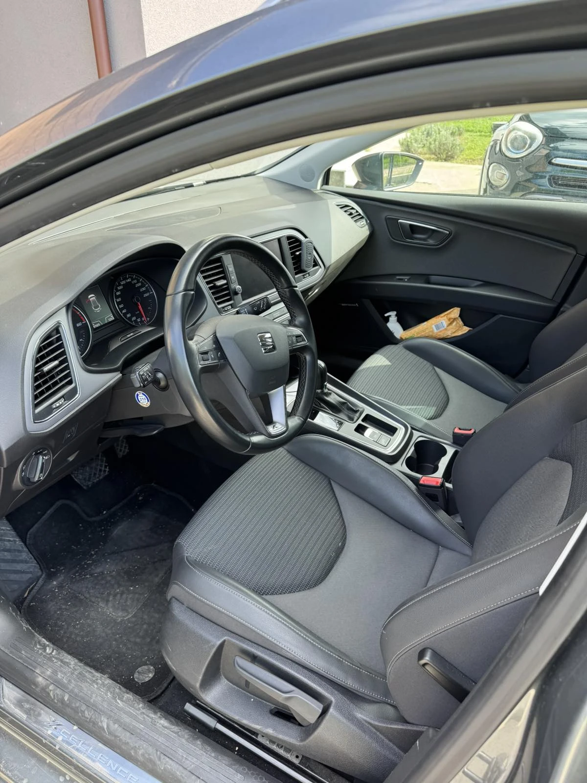 Seat Leon Xcellence, снимка 8 - Автомобили и джипове - 54410910