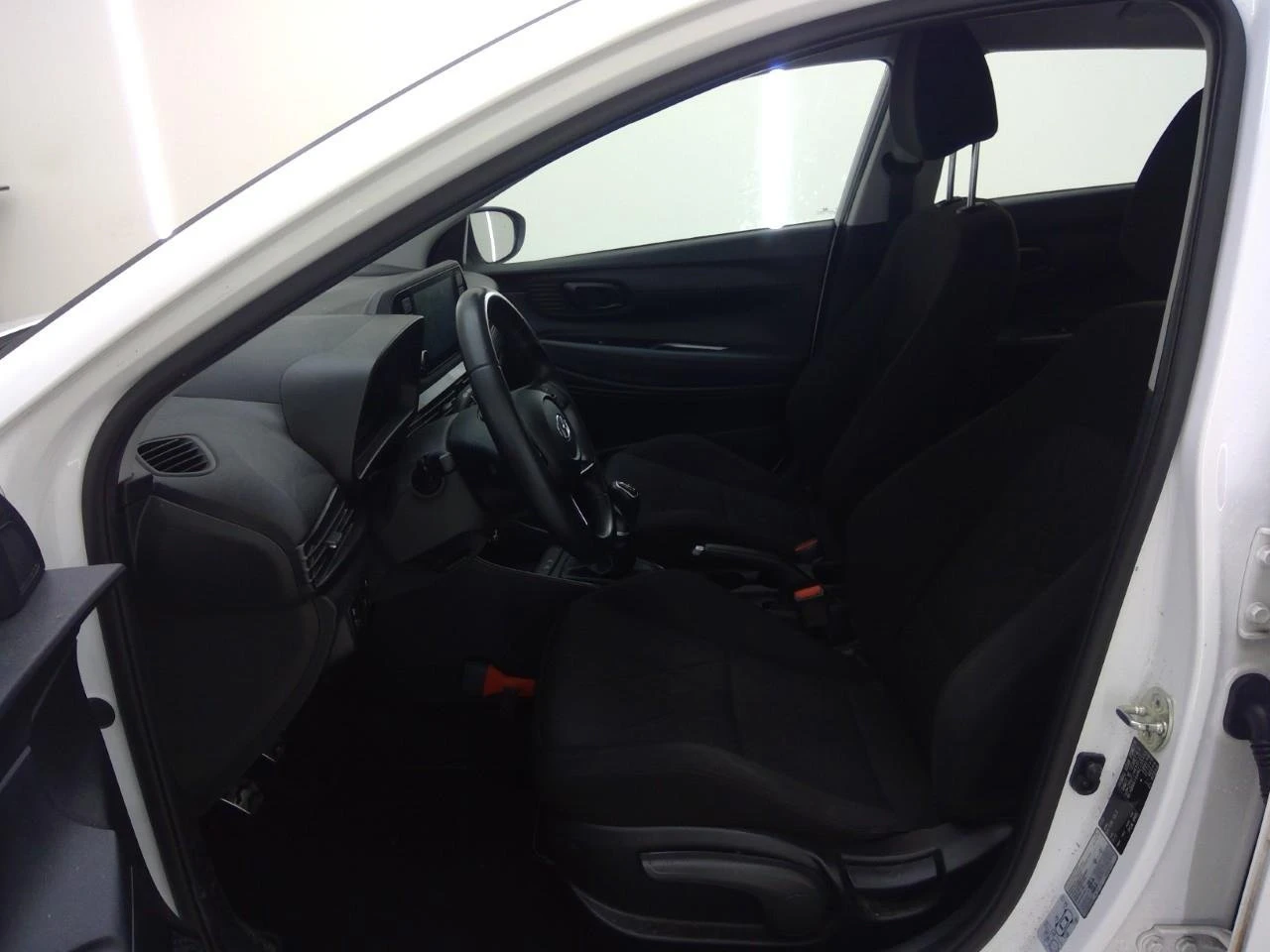 Hyundai Bayon 1.0 - Petrol, снимка 5 - Автомобили и джипове - 54414842