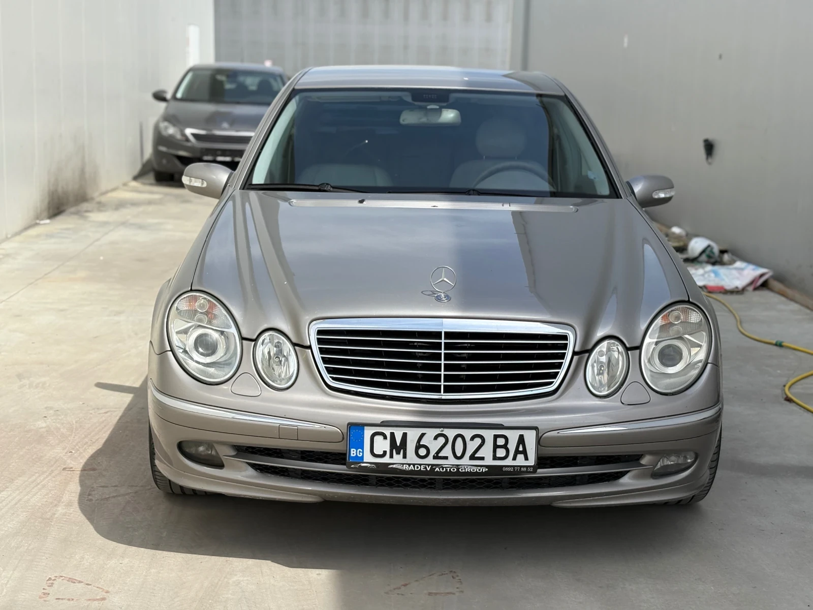 Mercedes-Benz E 270 2.7 CDI Avangard Ръчка 6 скорости, снимка 2 - Автомобили и джипове - 54477296