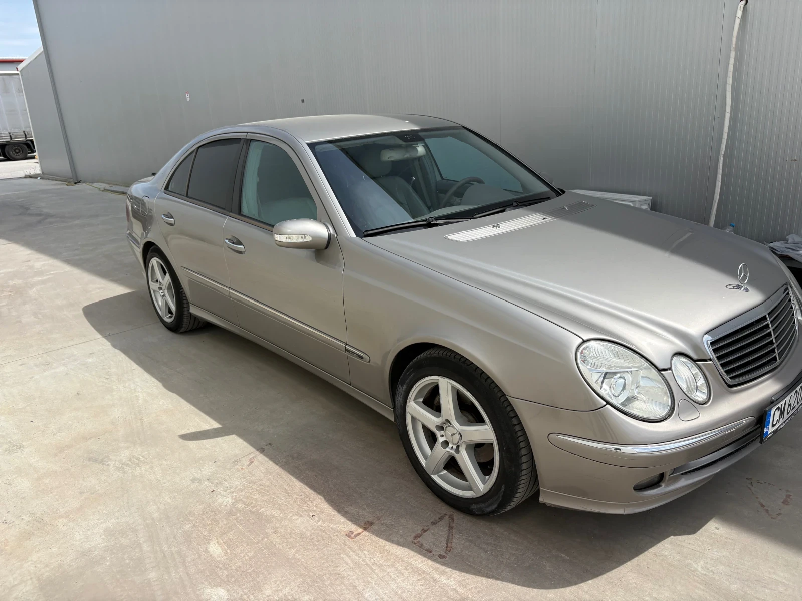 Mercedes-Benz E 270 2.7 CDI Avangard Ръчка 6 скорости, снимка 4 - Автомобили и джипове - 54477296