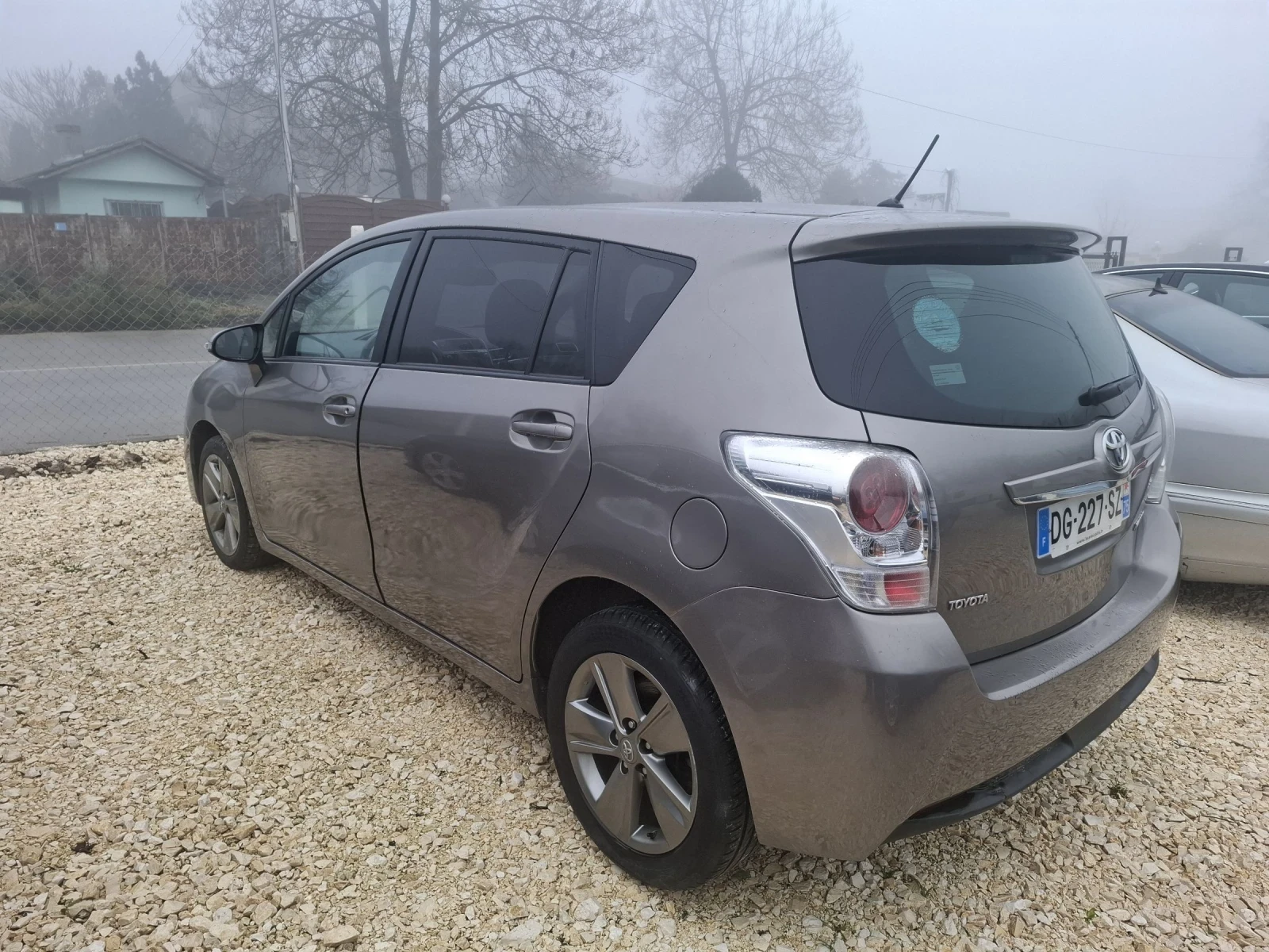 Toyota Verso, снимка 2 - Автомобили и джипове - 54640886