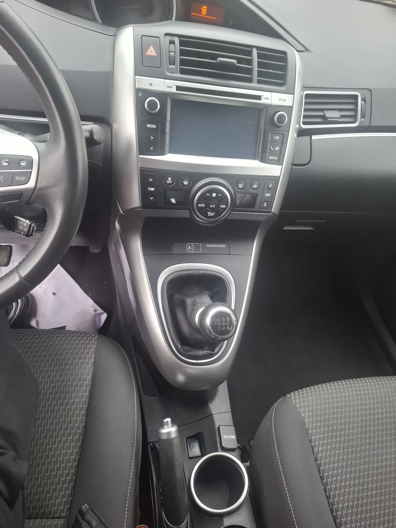 Toyota Verso, снимка 7 - Автомобили и джипове - 54640886
