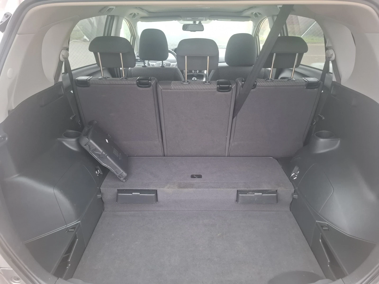 Toyota Verso, снимка 14 - Автомобили и джипове - 54640886