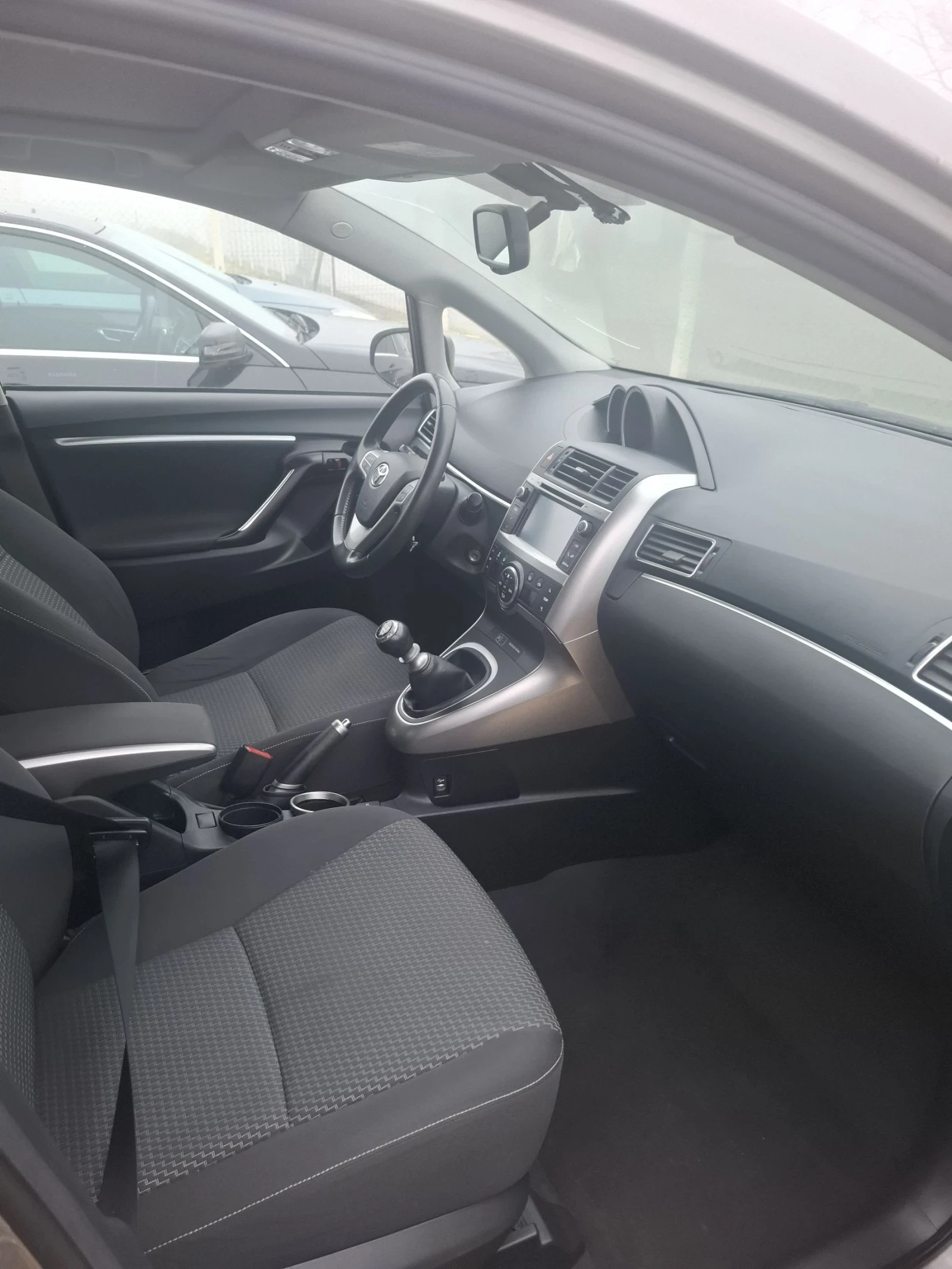 Toyota Verso, снимка 12 - Автомобили и джипове - 54640886