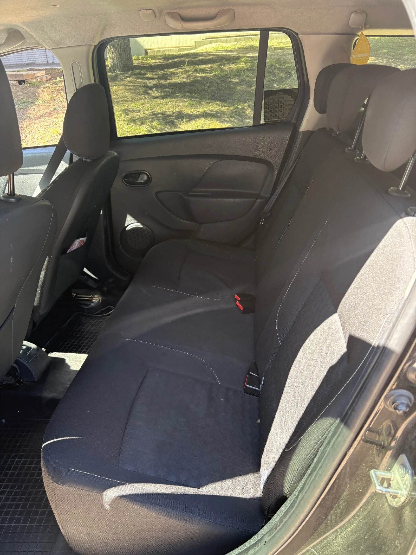 Dacia Logan 0.9 TCE, снимка 7 - Автомобили и джипове - 55190332