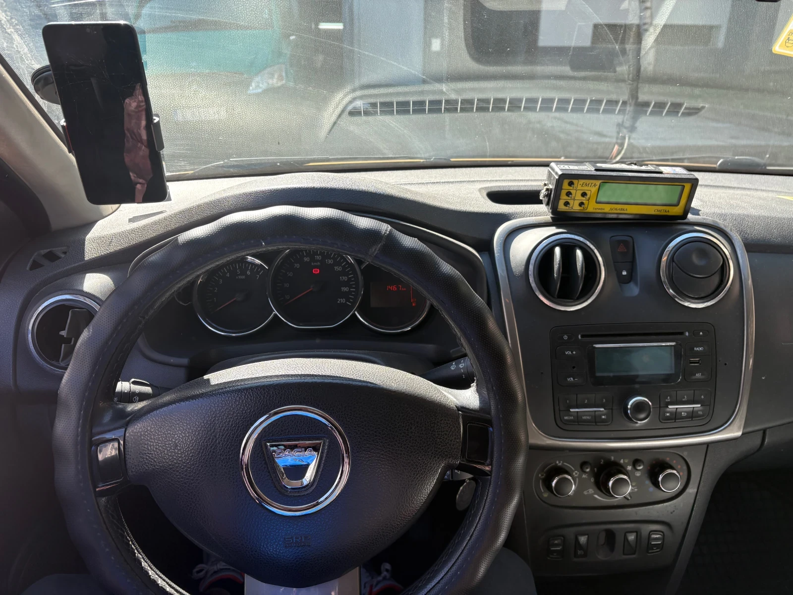 Dacia Logan 0.9 TCE, снимка 8 - Автомобили и джипове - 55190332