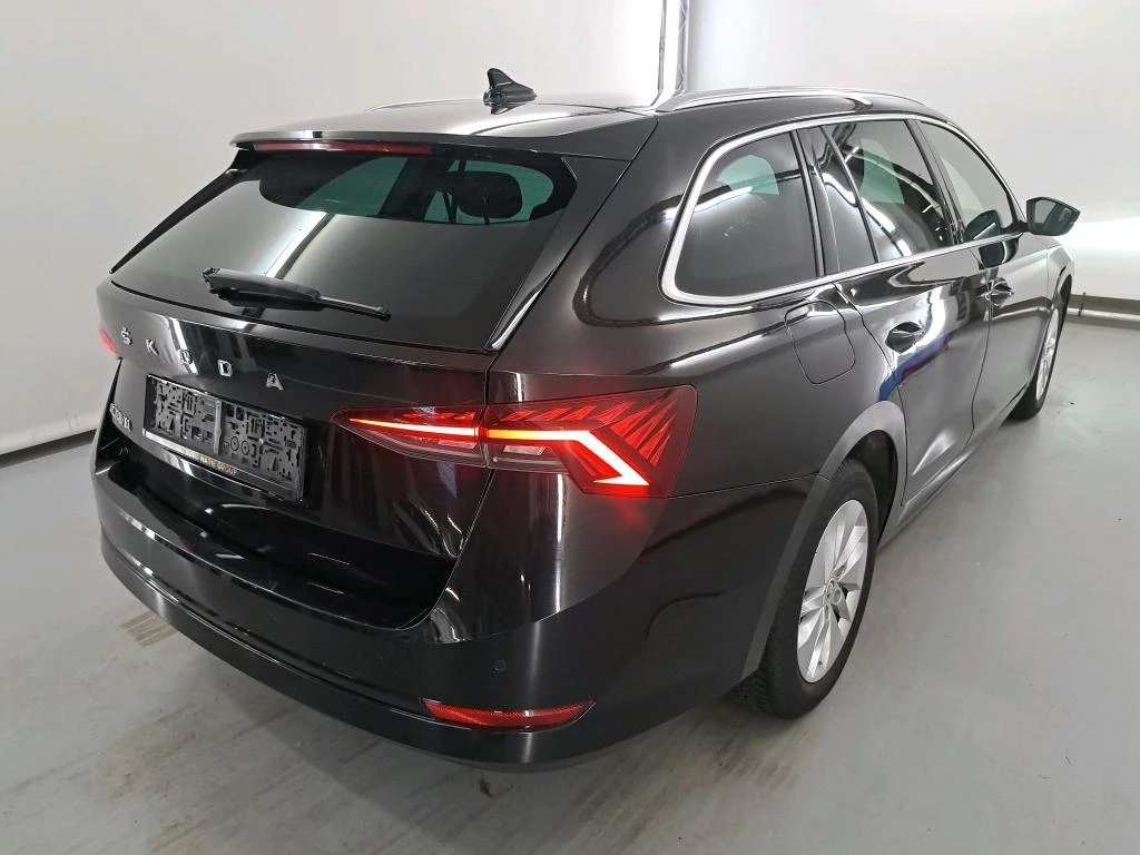 Skoda Octavia 2.0 CRTDI Ambition Navi / Virtual, снимка 3 - Автомобили и джипове - 55724649