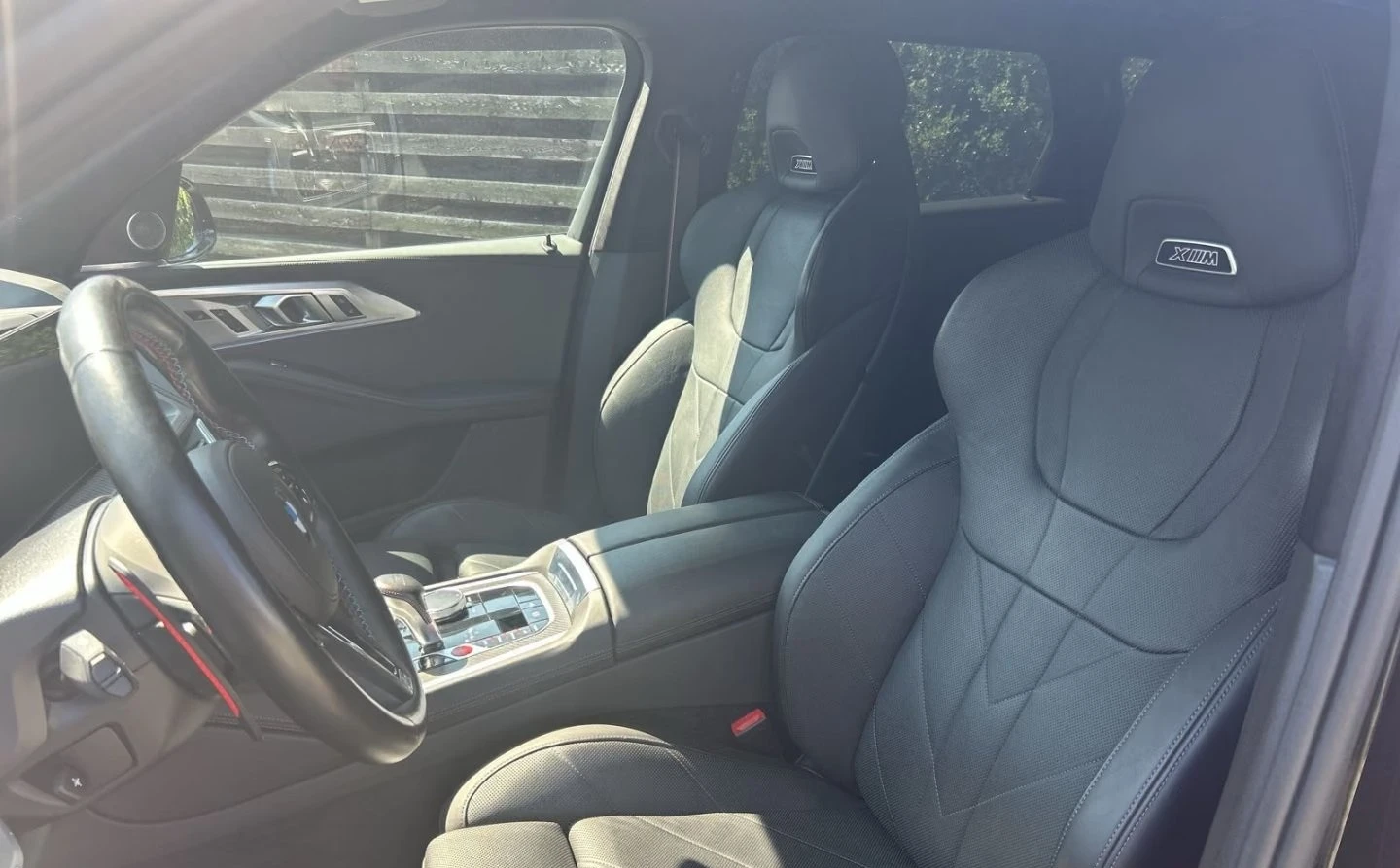 BMW XM 4.4 V8/ B&W/ INDIVIDUAL/ ICONIC GLOW/ SHADOW LINE/, снимка 8 - Автомобили и джипове - 55889663