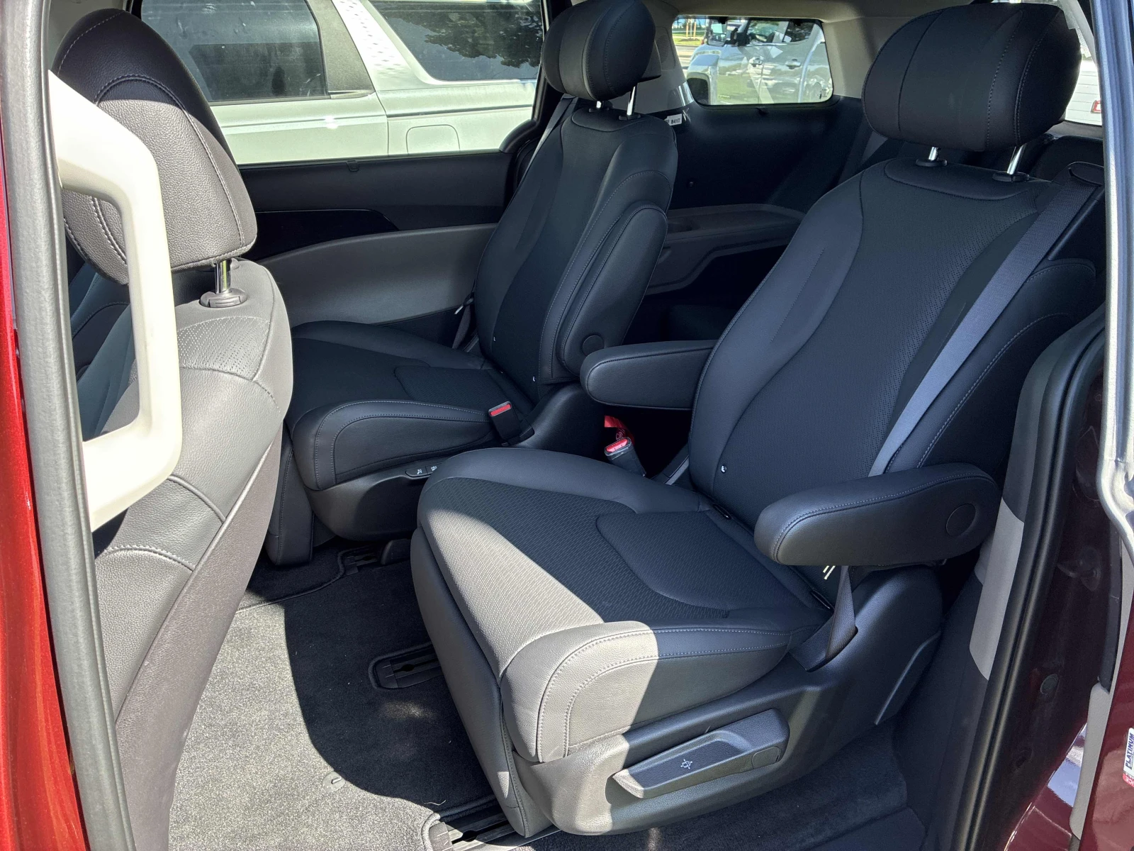 Kia Carnival Carnival Hybrid SX+ HEV, АВТОКРЕДИТ, снимка 11 - Автомобили и джипове - 56087439