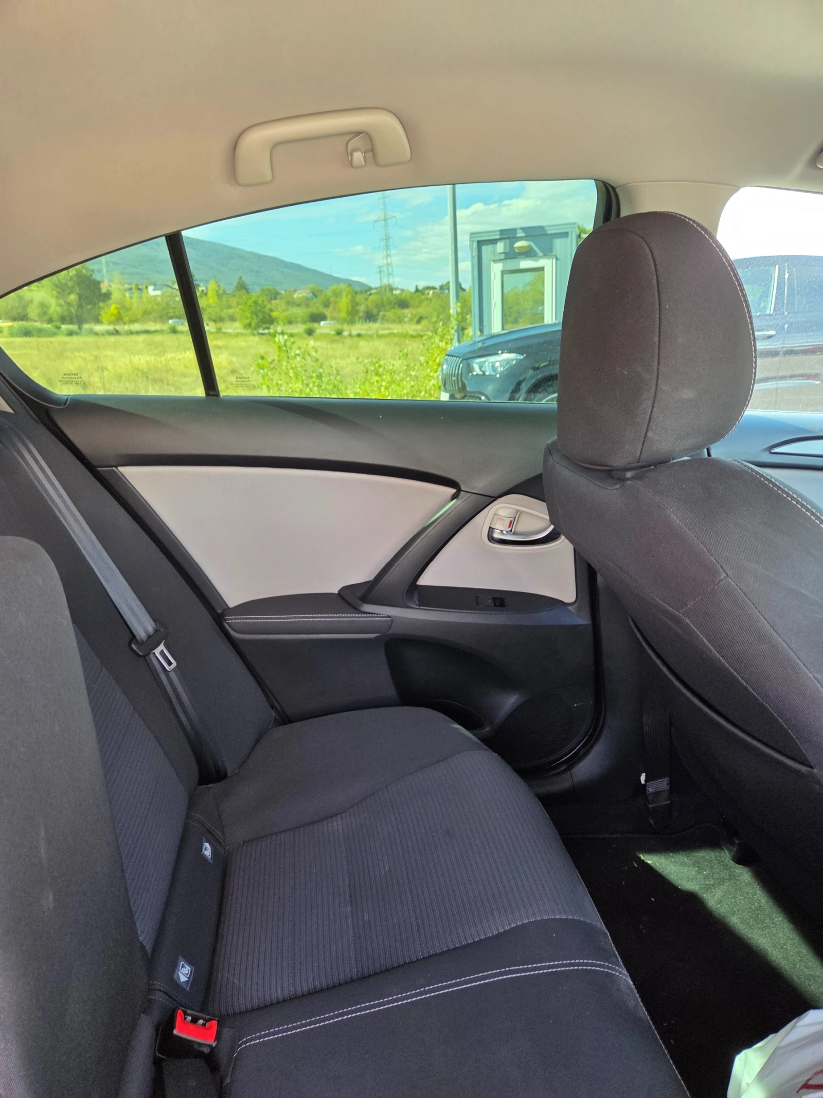 Toyota Avensis, снимка 11 - Автомобили и джипове - 56332775