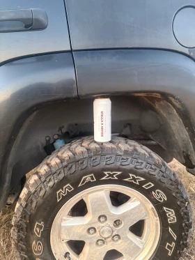 Jeep Cherokee Limited 3.7, снимка 10