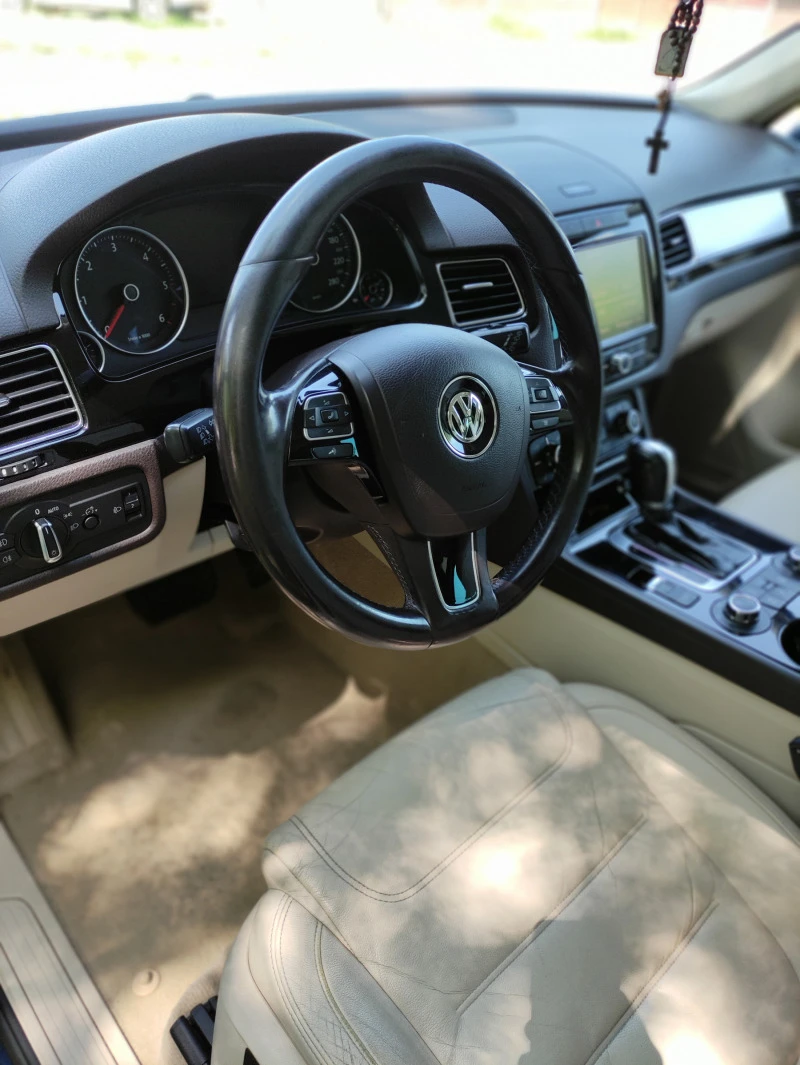 VW Touareg, снимка 11 - Автомобили и джипове - 47078467