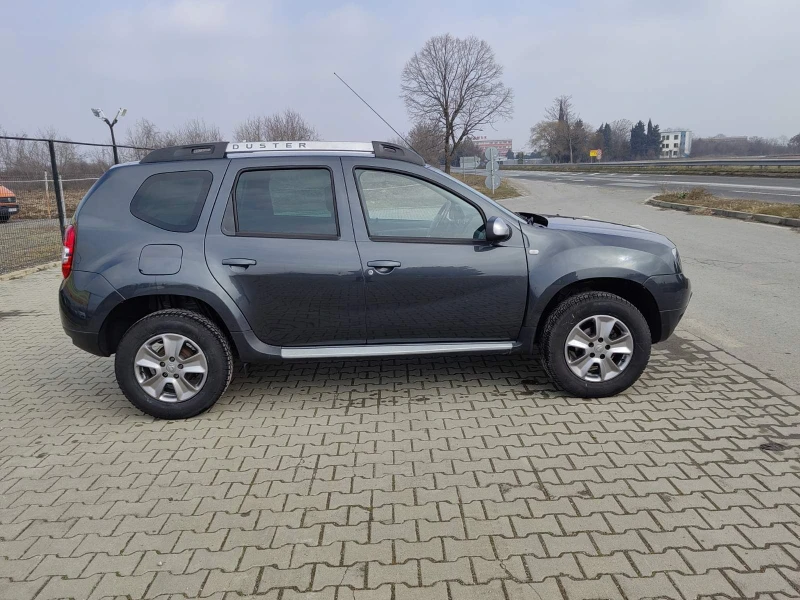 Dacia Duster 1.6i Газ, снимка 3 - Автомобили и джипове - 49586842