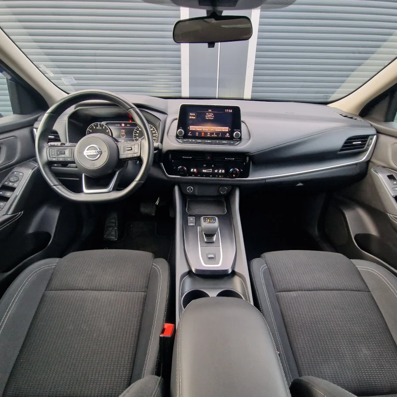 Nissan Qashqai 1.3DDT CVT ГАРАНЦИОННА ДО 2027Г, снимка 9 - Автомобили и джипове - 52432566