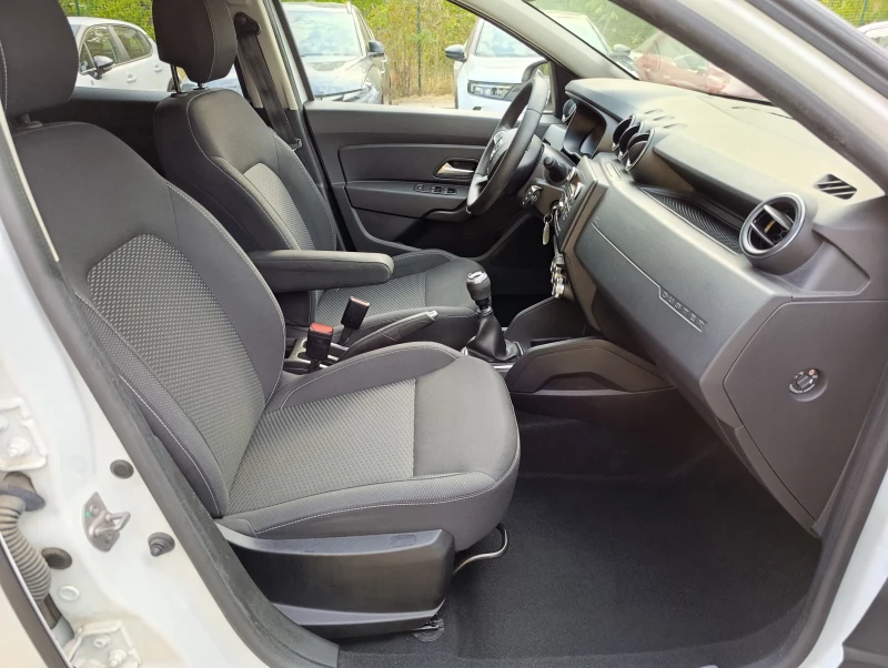 Dacia Duster 1.3TCe-131kc-4x4 N1, снимка 12 - Автомобили и джипове - 51671941