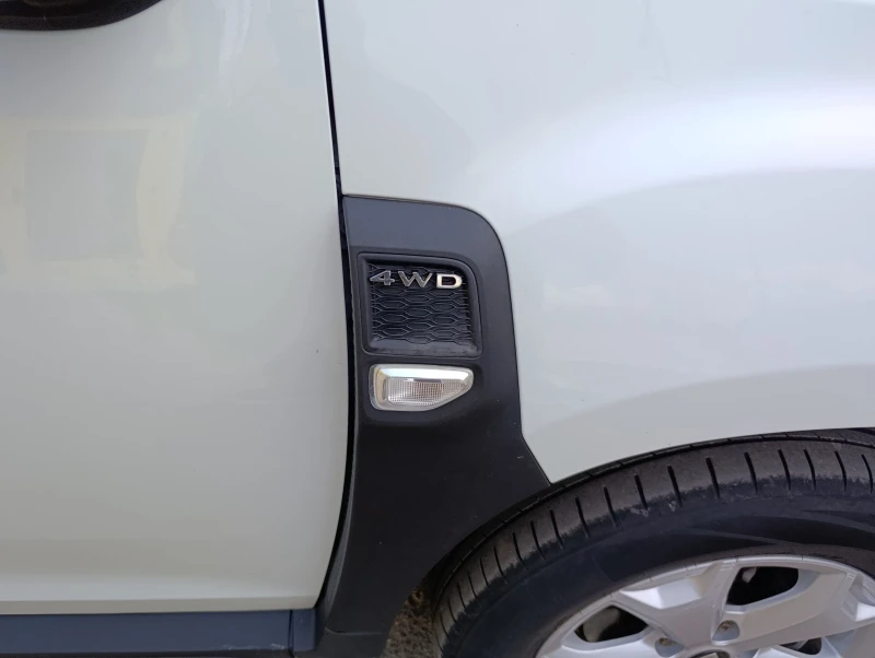Dacia Duster 1.3TCe-131kc-4x4 N1, снимка 14 - Автомобили и джипове - 51671941
