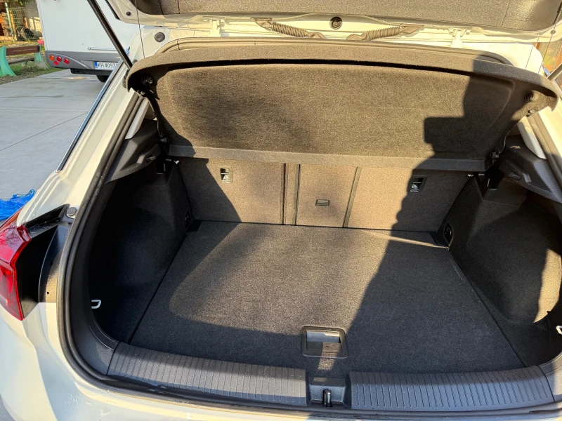 VW T-Roc 2.0TDI* 4x4* Автоматик* MATRIX* Digital Cockpit* , снимка 14 - Автомобили и джипове - 52858241