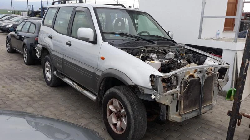 Nissan Terrano 3.0TD, снимка 3 - Автомобили и джипове - 26149969