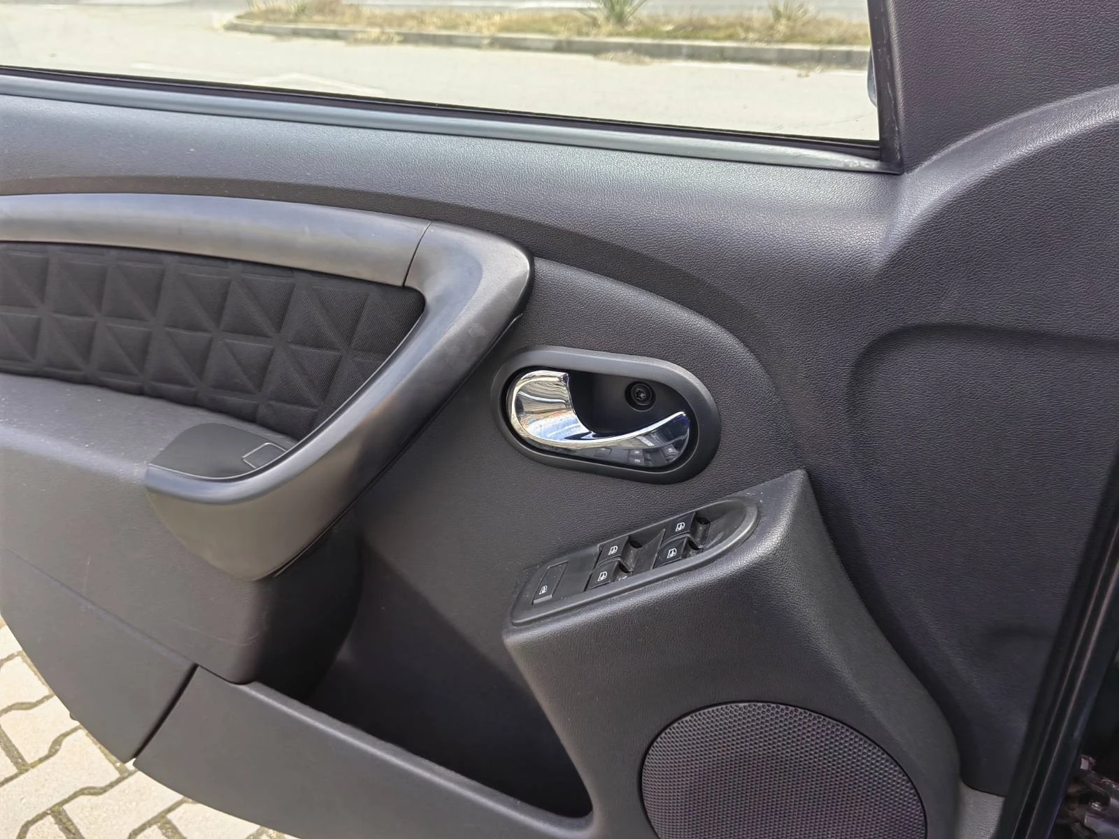 Dacia Duster 1.6i  | Mobile.bg   13