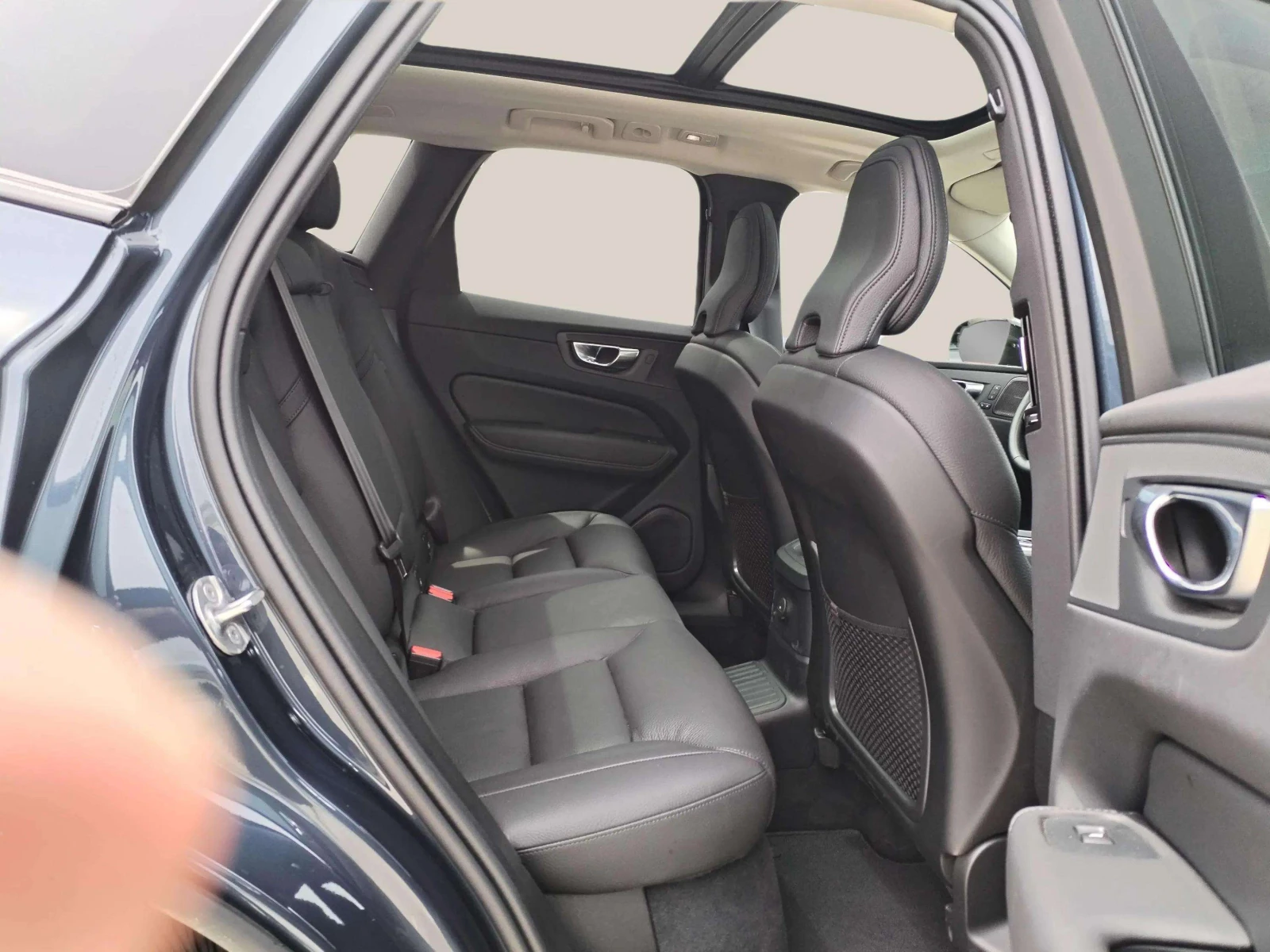 Volvo XC60 2.0 T6 - изображение 10