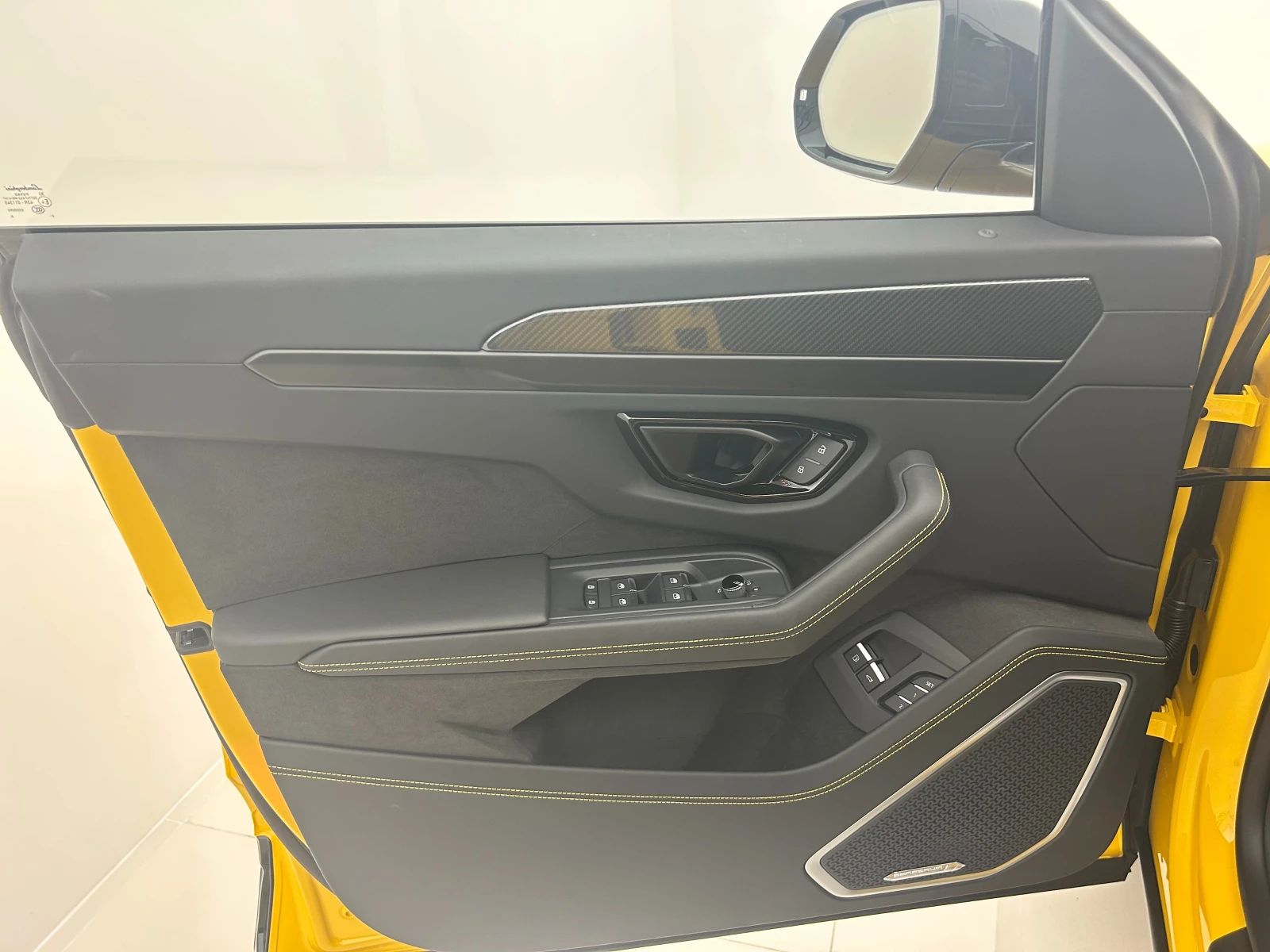 Lamborghini Urus SE | Mobile.bg   13