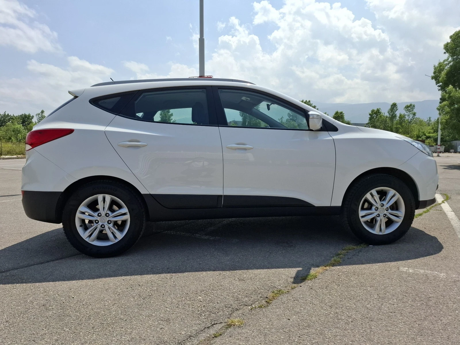 Hyundai IX35 2.0i 4x4 - изображение 4