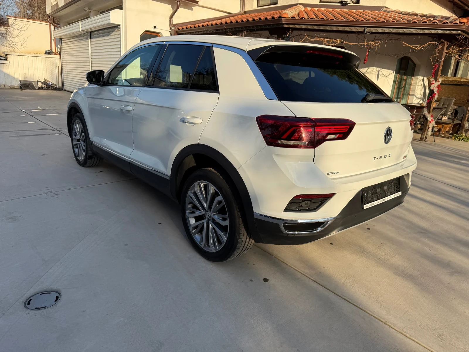 VW T-Roc 2.0TDI* 4x4* Автоматик* MATRIX* Digital Cockpit*  - изображение 2