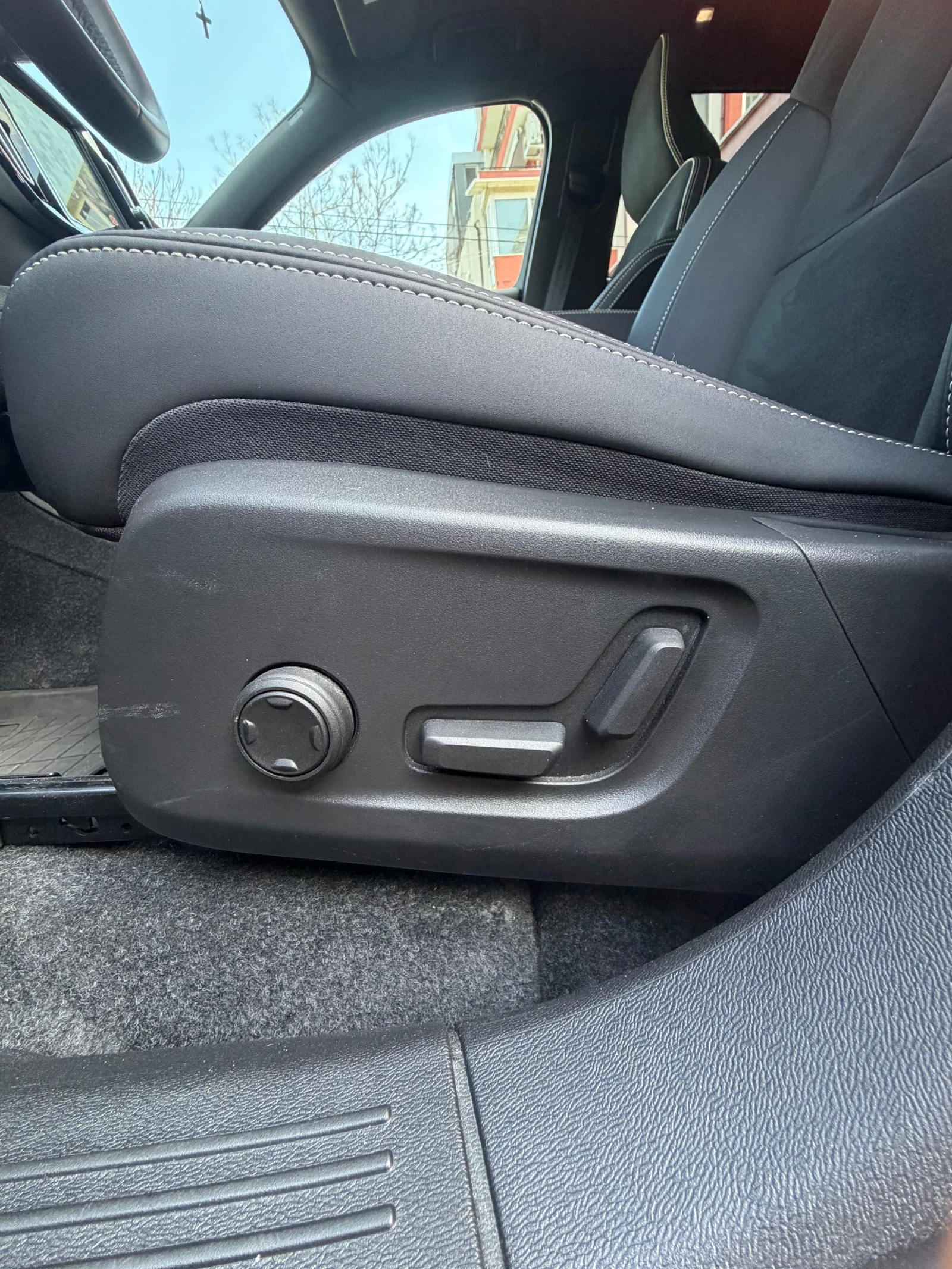 Volvo XC40 Recharge 82 KW Ultimate , снимка 8 - Автомобили и джипове - 54169391