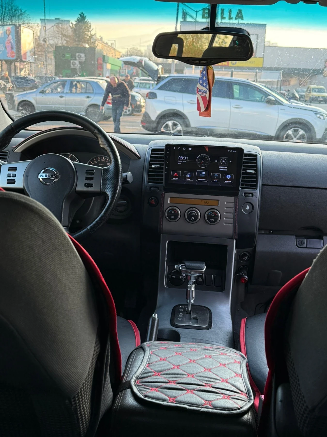 Nissan Pathfinder, снимка 5 - Автомобили и джипове - 54693907