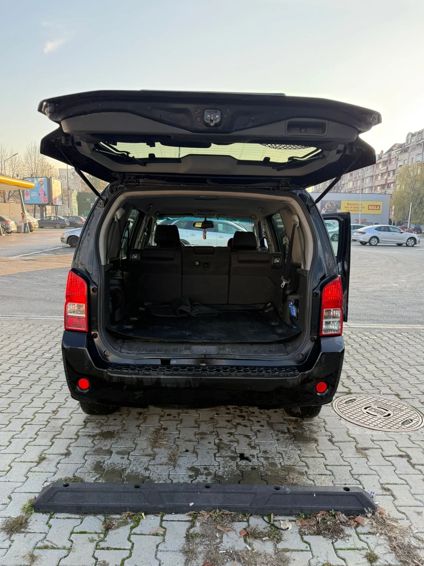 Nissan Pathfinder, снимка 7 - Автомобили и джипове - 54693907