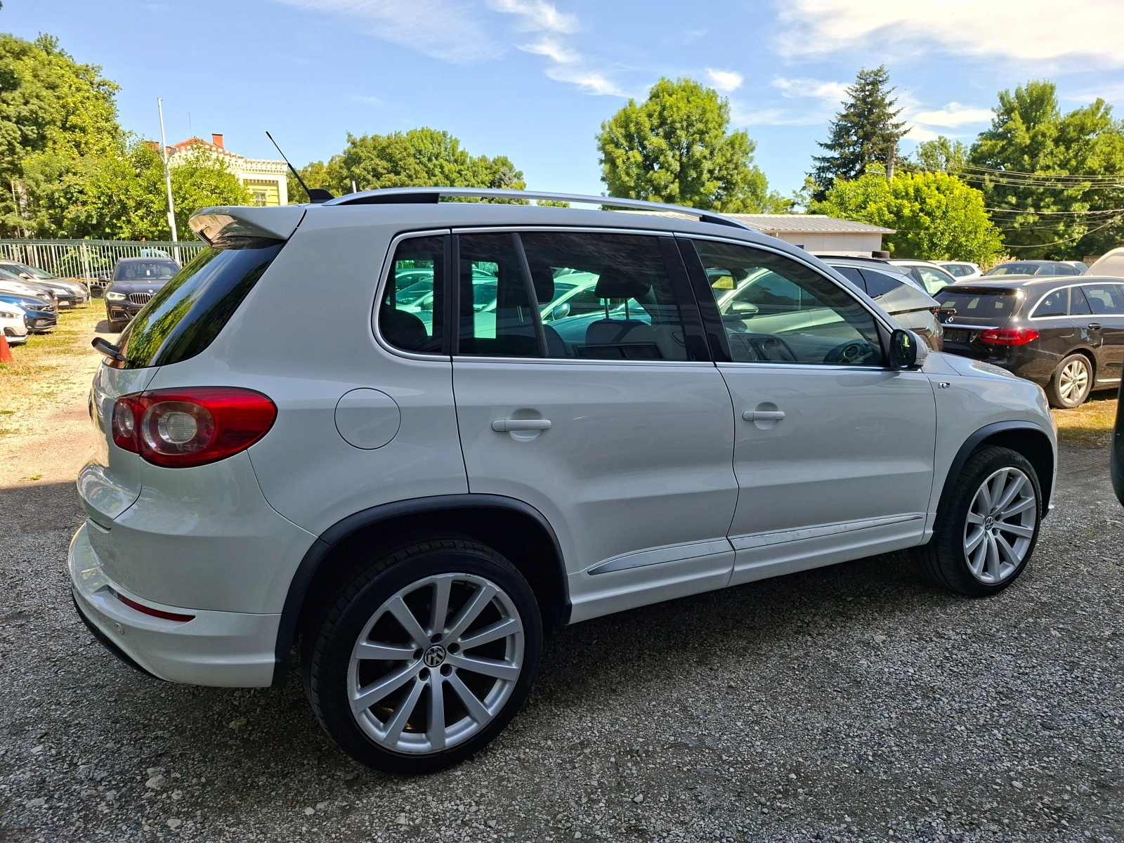 VW Tiguan R-LINE 2.0 TDI 4X4, снимка 5 - Автомобили и джипове - 54940817