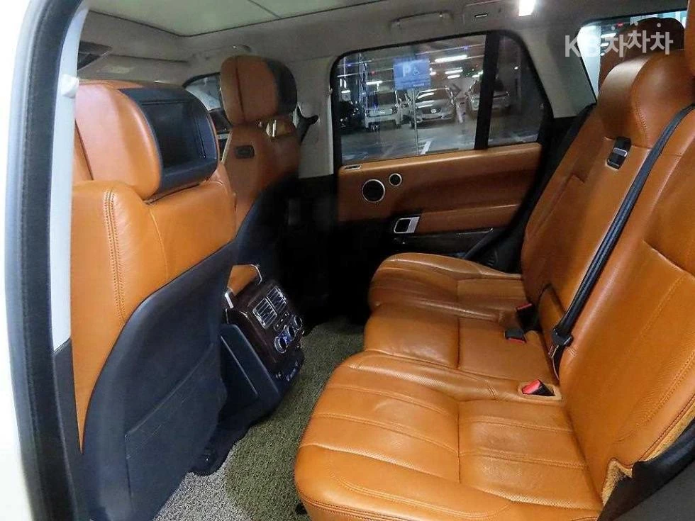 Land Rover Range rover 5.0 V8 SE HEAD UP 360CAM ЕКРАНИ FULL, снимка 14 - Автомобили и джипове - 55539188