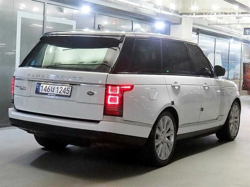 Land Rover Range rover 5.0 V8 SE HEAD UP 360CAM ЕКРАНИ FULL, снимка 2 - Автомобили и джипове - 55539188