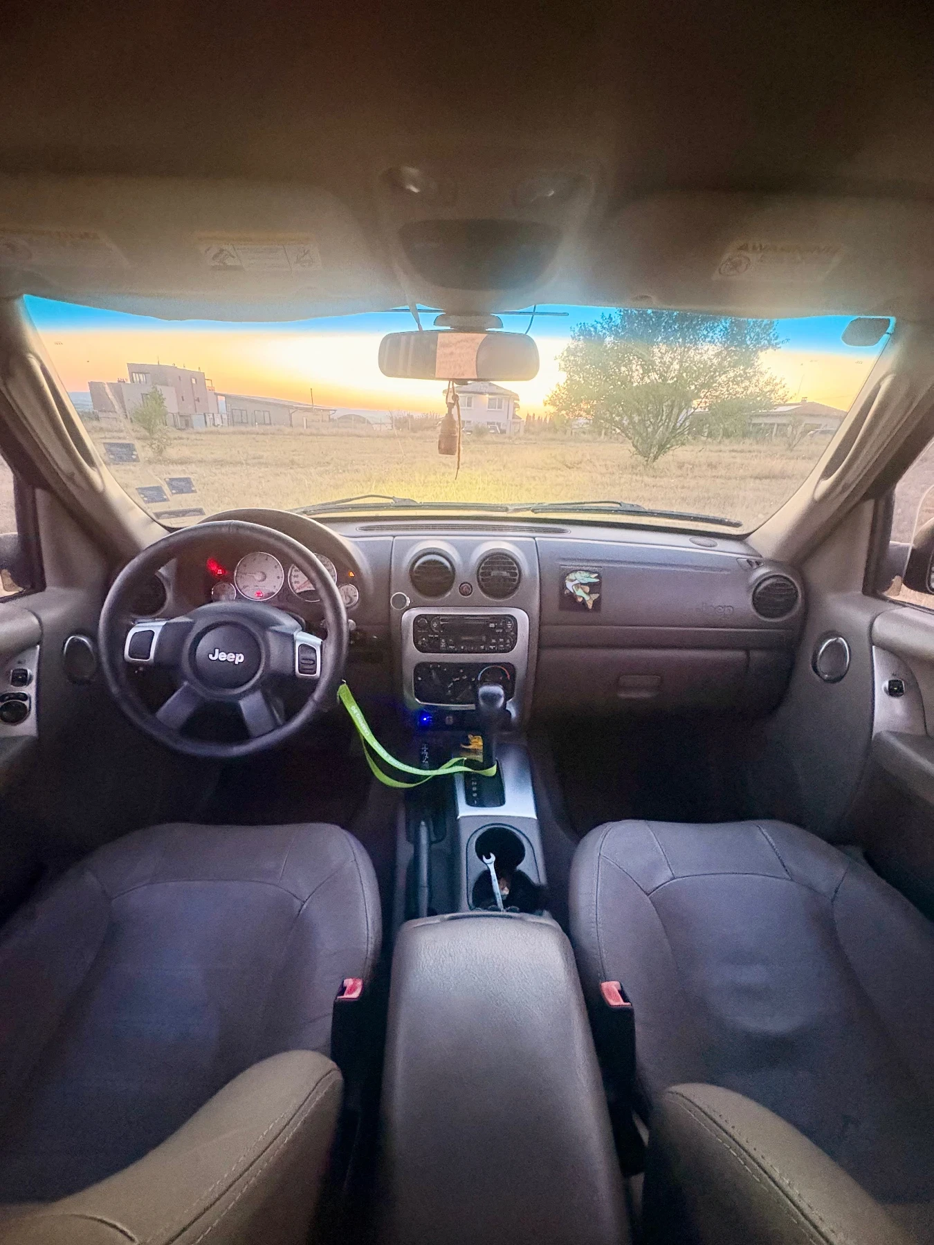 Jeep Cherokee Limited 3.7, снимка 11 - Автомобили и джипове - 55683616