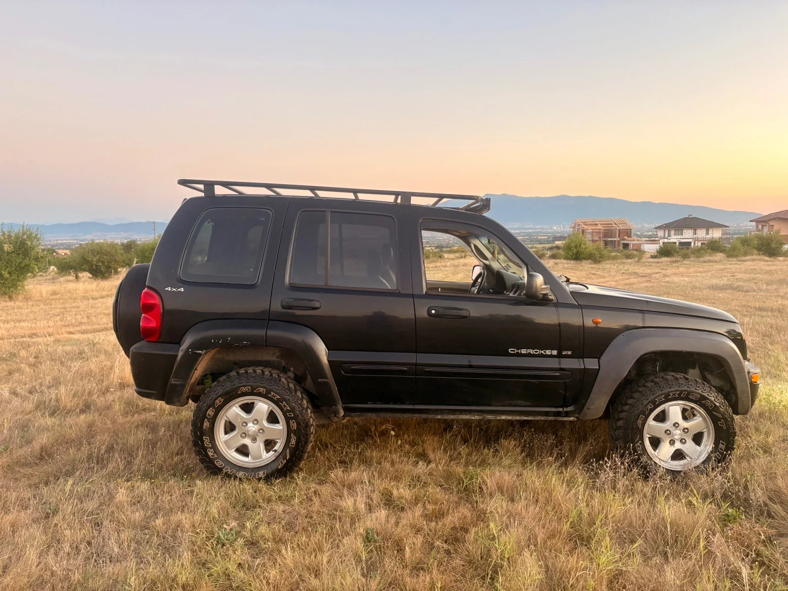 Jeep Cherokee Limited 3.7, снимка 4 - Автомобили и джипове - 55683616