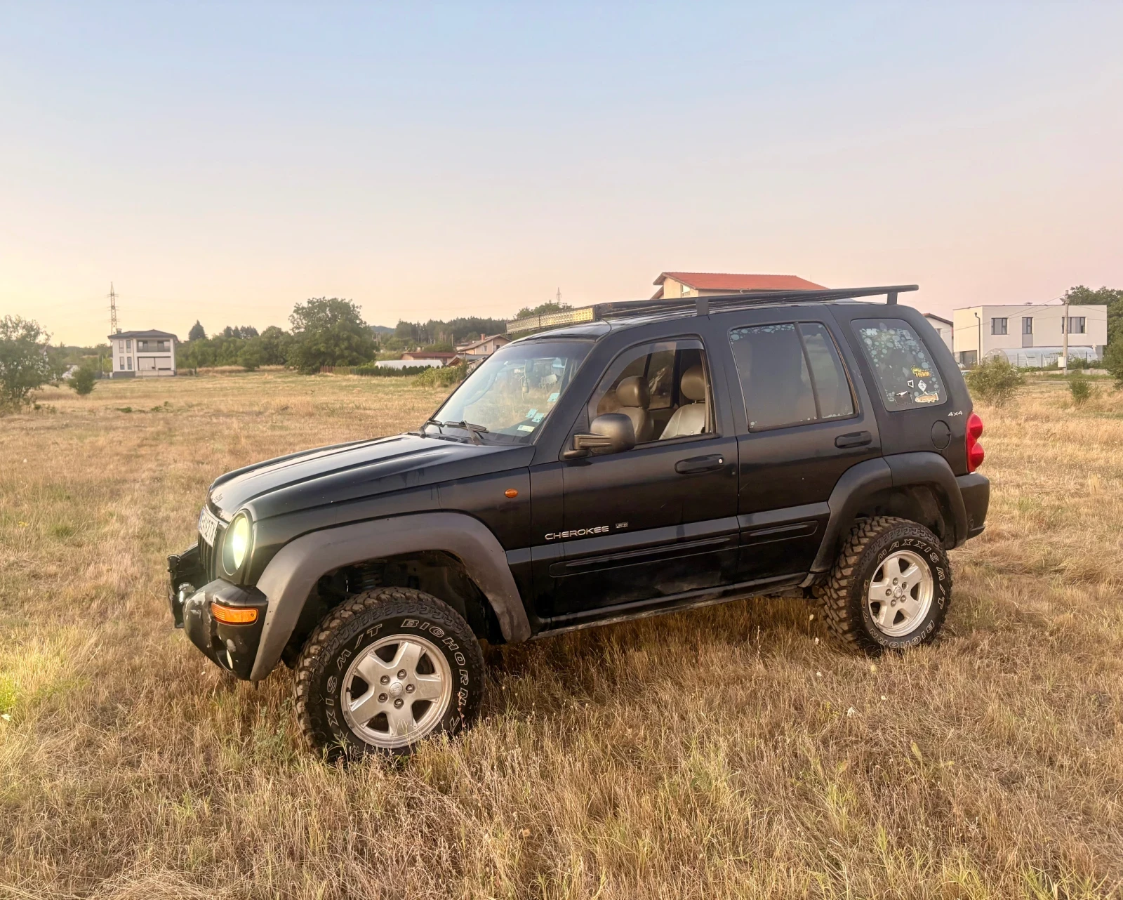 Jeep Cherokee Limited 3.7, снимка 8 - Автомобили и джипове - 55683616