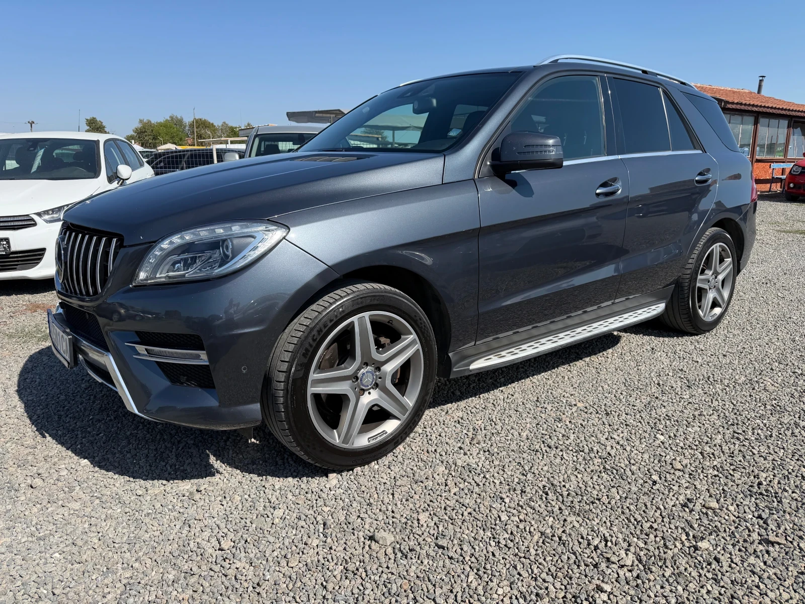 Mercedes-Benz ML 350 4Matik/AMG-Line/Harman Kardon/360/Distronik/PАНОРА, снимка 3 - Автомобили и джипове - 55884893