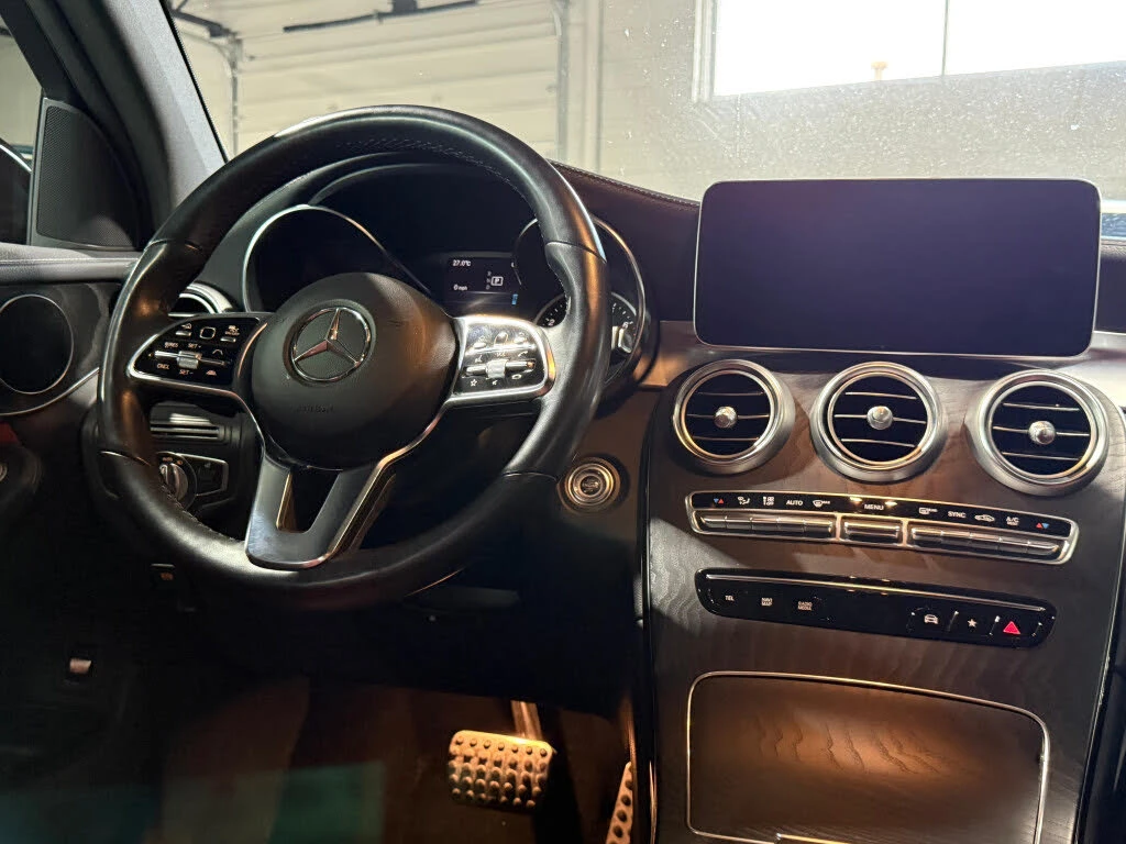 Mercedes-Benz GLC 300 COUPE* 4MATIC* AMG* DISTRONIC* ПАНО* КРАЙНА ЦЕНА, снимка 9 - Автомобили и джипове - 55942204