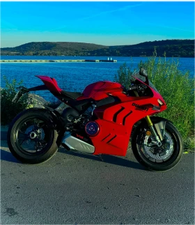     Ducati Panigale V4 S 2024